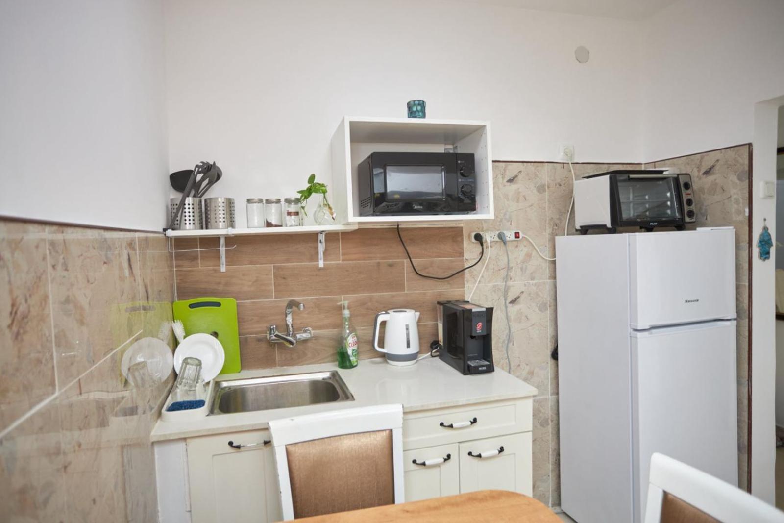 Beatrice Hospitality Villa Neve Zohar Bagian luar foto