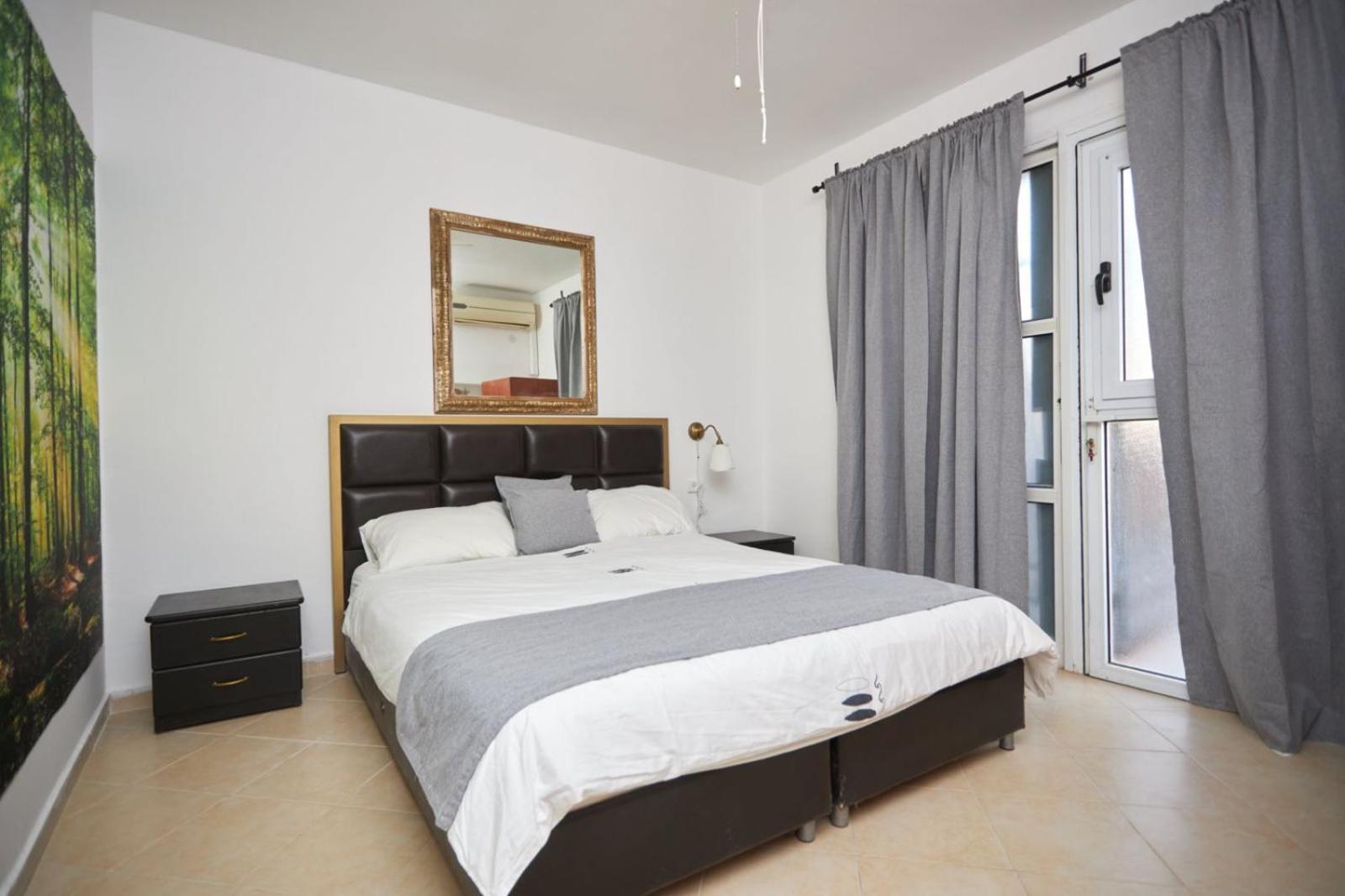 Beatrice Hospitality Villa Neve Zohar Bagian luar foto